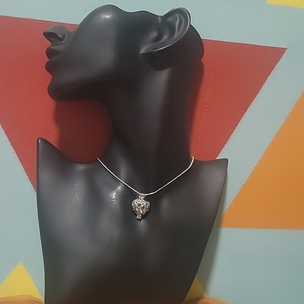 New Heart Pearl Cage Necklace 18 Inch Chain Silver Plated